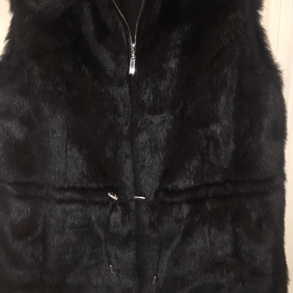CHAUS NY  XL  BLACK FAUX FUR VEST ZIP FRONT WAIST TIES 2 Pockets Bottom Front - Picture 10 of 16